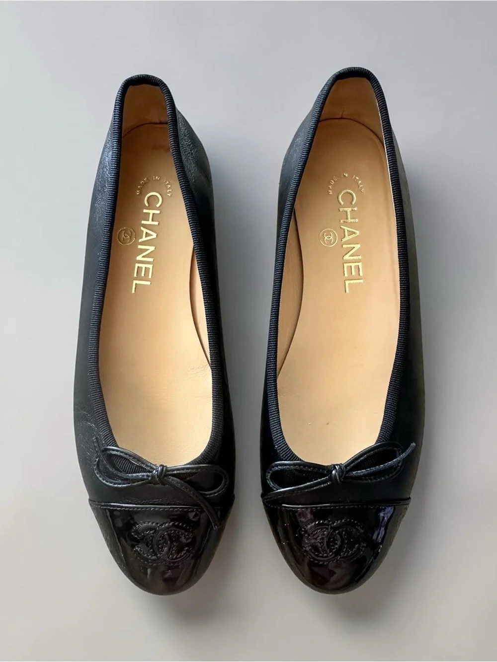 CHANEL Black Leather Cap-Toe Ballet Flats 36.5